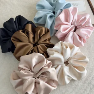 Bandeau satin élastique motif géométrique chic et confortable